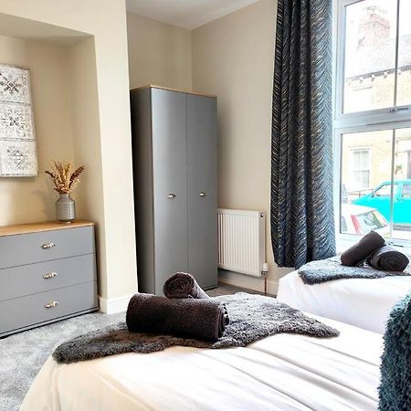 Carvetii - Anne House Room 1 - Dbl Bed Ground Floor En-Suite 칼라일 외부 사진