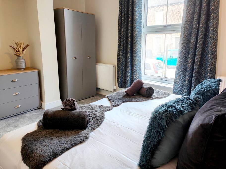 Carvetii - Anne House Room 1 - Dbl Bed Ground Floor En-Suite 칼라일 외부 사진