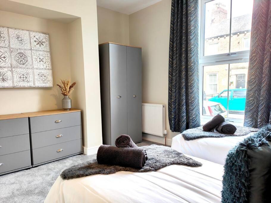Carvetii - Anne House Room 1 - Dbl Bed Ground Floor En-Suite 칼라일 외부 사진